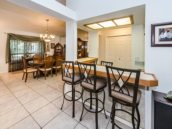 3rd image of 936 Woodgate Dr