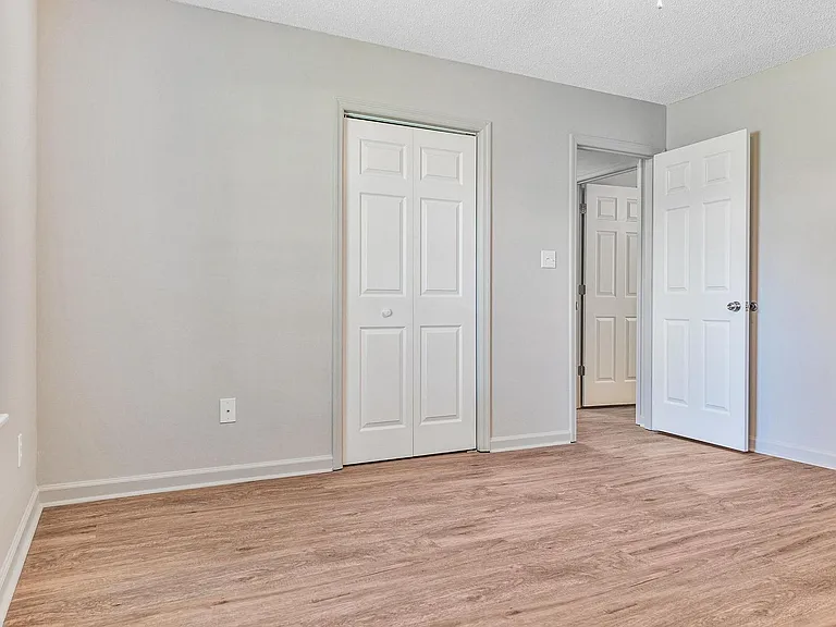 106 N Hiley Ct — Photo 9