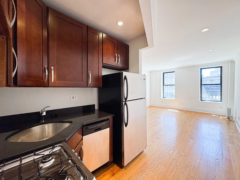 567 W 125th St #5A
