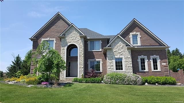 1st image of 16689 Forest Dr