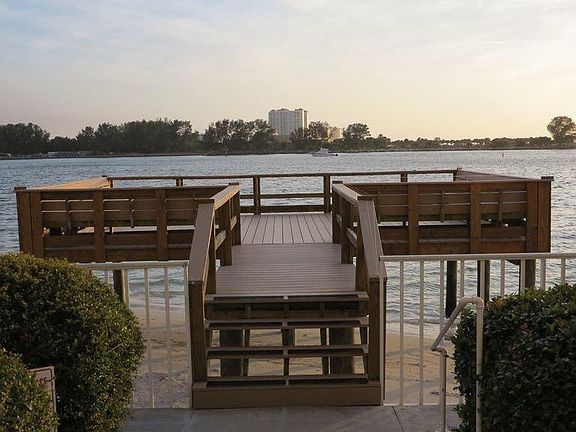Dock
