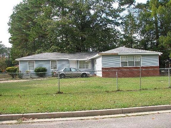 3rd image of 1324 Ponderosa Dr APT A