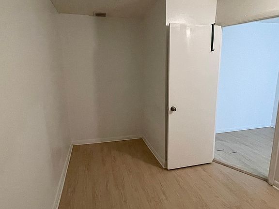 2nd image of 190 NW 51st St 854-unit 4