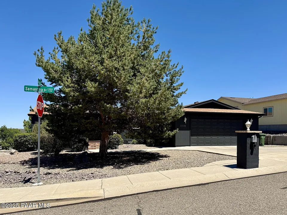 1116 Samantha St