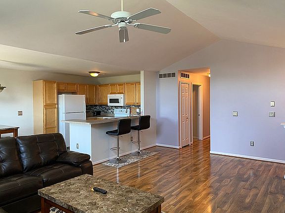 5th image of 15451 Cornell Dr