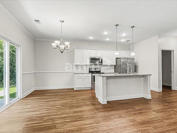 5th image of 130 Pelican Ln