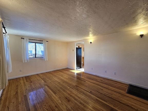 2nd image of 3509 Pueblo Dr