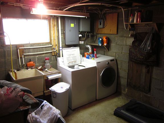 Laundry space in basement