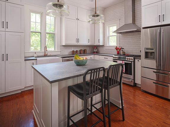 Fully renovated kitchen with quartz countertops