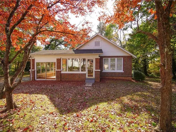 3321 Fore Pl, Greensboro, NC 27406