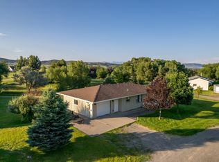 9 River Bend Ln, Livingston, MT 59047