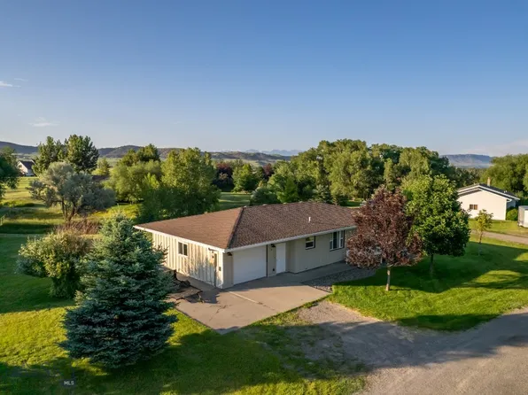 9 River Bend Ln, Livingston, MT 59047
