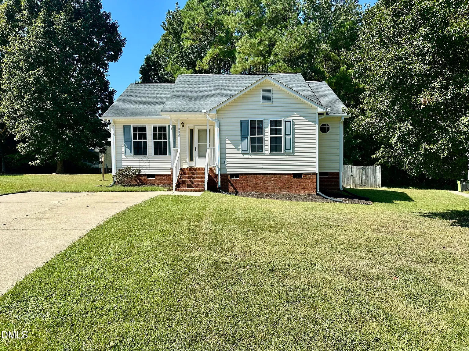 3 bed, 2.0 bath, 1144 sqft, $1,895 — Photo 1