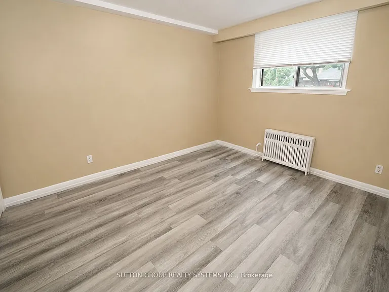 324 Lauder Ave — Photo 6