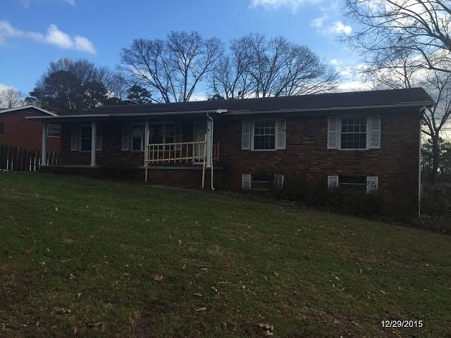 1st image of 5713 NE Chesswood Dr