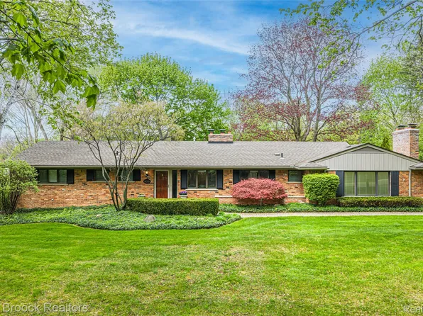 925 Westview Rd, Bloomfield Hills, MI 48304