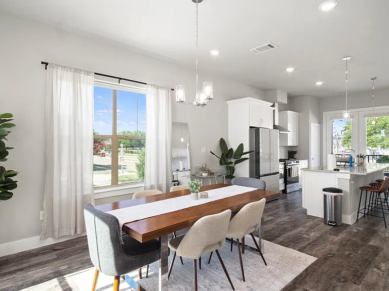 702 N Plano Rd — Photo 11