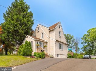 1086 Edge Hill Rd, Abington, PA 19001