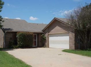 1325 Swan Lake Rd, Edmond, OK 73003