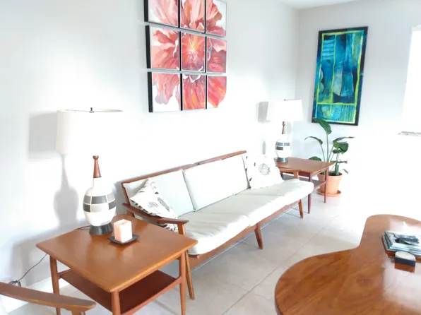 1727 Joyce St, Sarasota, FL 34231