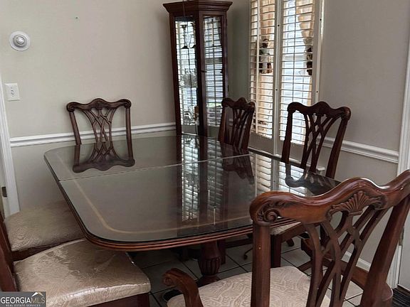 3rd image of 817 Ashton Pl