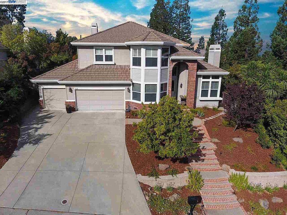 1st image of 715 Montevino Dr