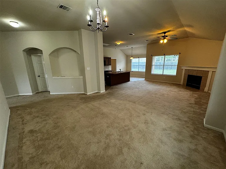 1600 Melissa Oaks Ln — Photo 4