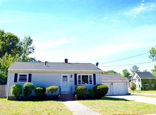 73 Bigelow St, Lowell, MA 01852