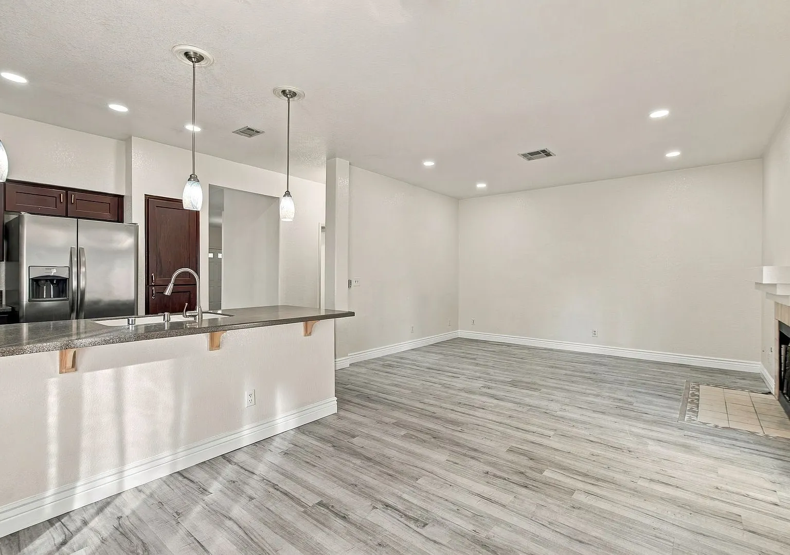 Gorgeous Two Story Home In Desert Shores — Photo 3