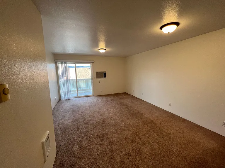 2941 W Lorraine Ave #1-10 — Photo 3