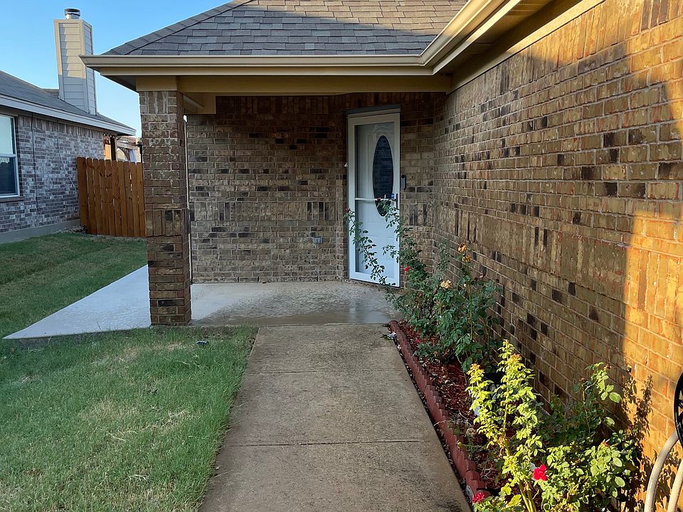 1st image of 921 Jodie Dr