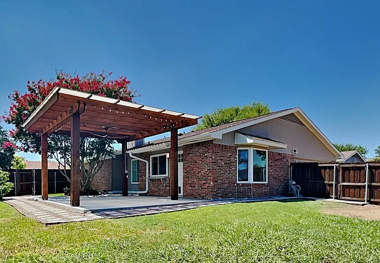3100 Fairgate Dr — Photo 15
