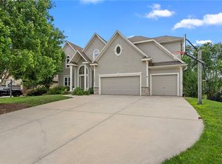 5307 W 165th Ter, Overland Park, KS 66085