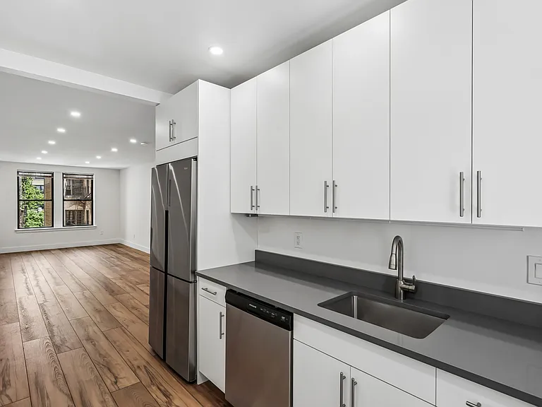 920 Riverside Dr #53 — Photo 5