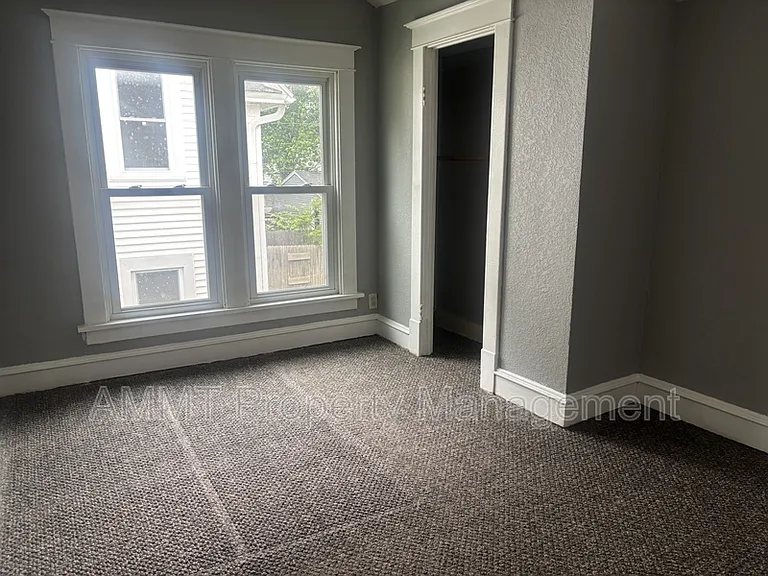 1725 D Ave NE #3 — Photo 5