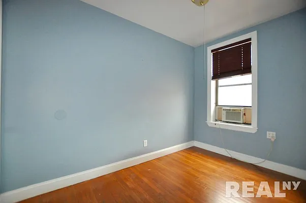 Rented by REAL New York | media 34