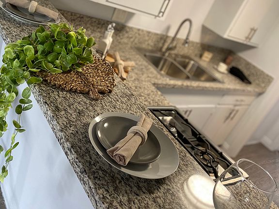 4th image of 820 S Walnut Ave APT 820-D