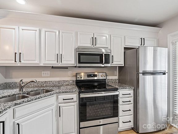 5th image of 11216 Blake Port Ct