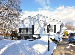 36 Oneida St, Pawtucket, RI 02860