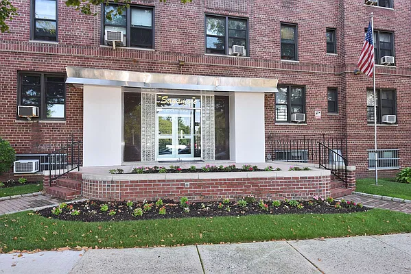 Sold by Keller Williams Realty Landmark | media 1