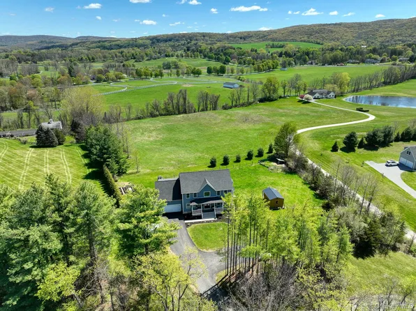 83 Lime Ridge Road, Poughquag, NY 12570