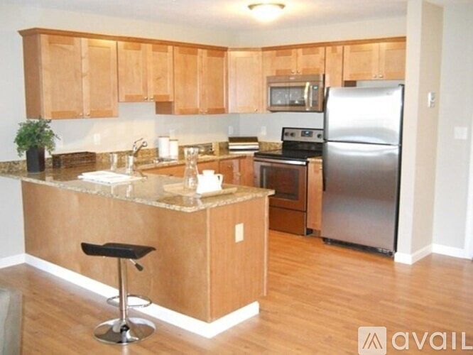 1st image of 670 Bedford St #3