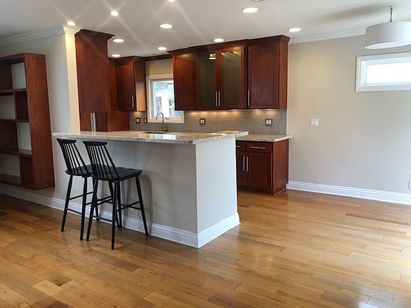 4th image of 361 Frances St