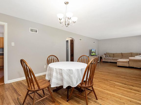 5th image of 10265 Baltimore Ave