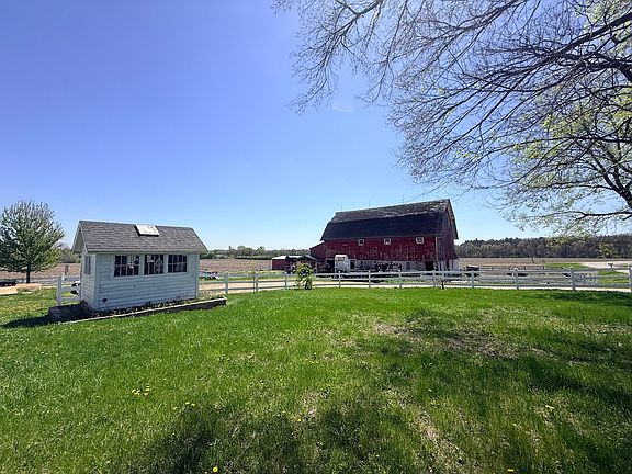 3rd image of 1801 Lee Center Rd