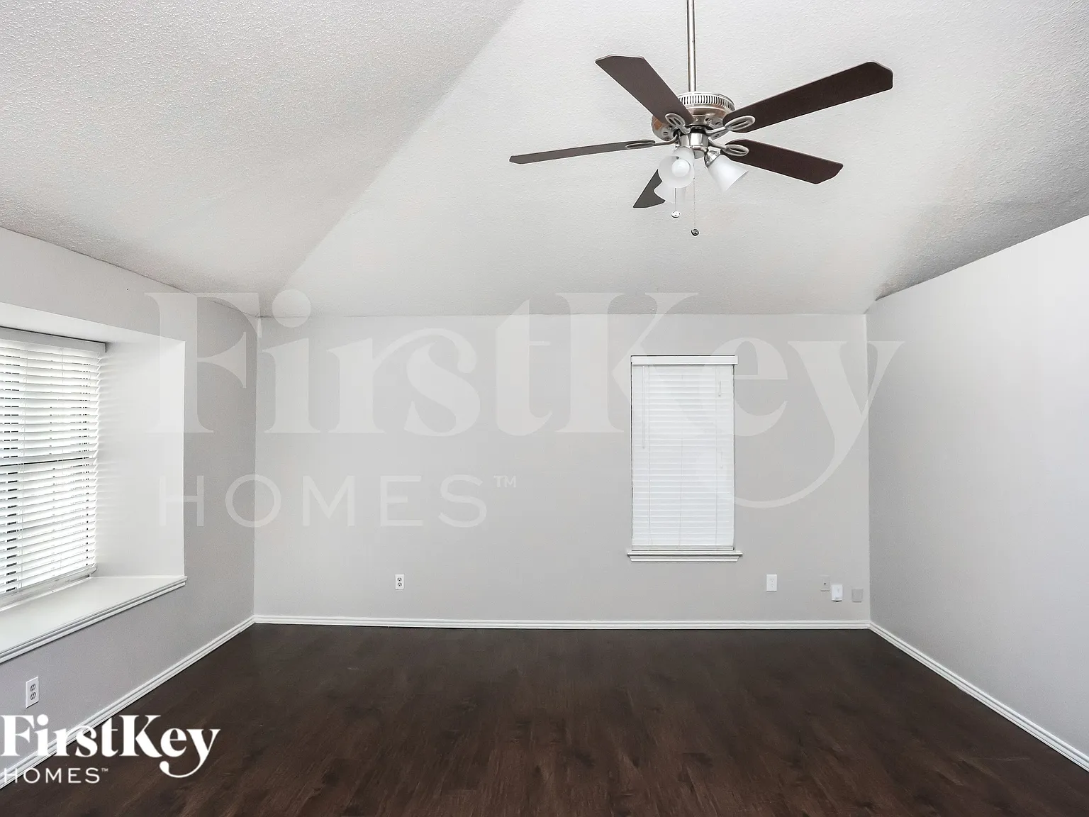 3 bed, 2.0 bath, 1502 sqft, $2,175 — Photo 3
