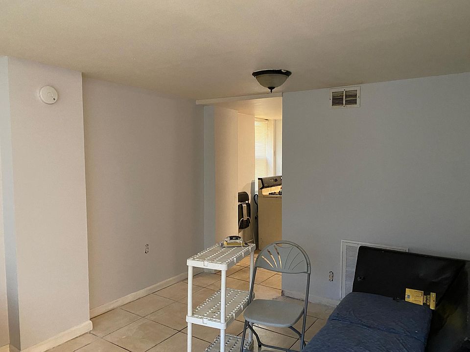 1st image of 2437 W 34th St Floor 1