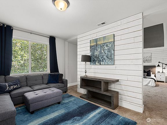 5th image of 15013 82nd Avenue E