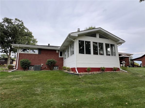 301 Lynn Dr, New Brighton, PA 15066