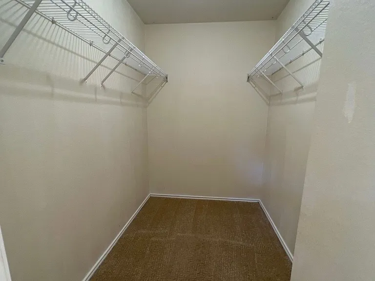 940 Goldenrod St — Photo 18